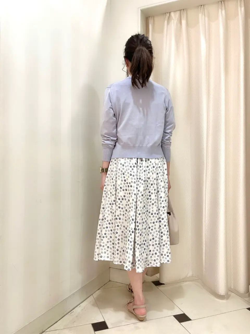 組曲 金井 コーディネート画像