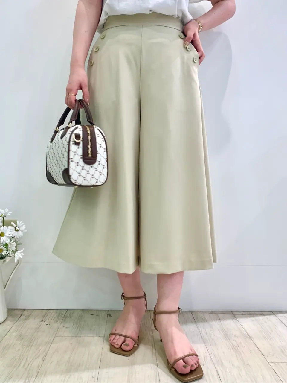 組曲 石井 コーディネート画像