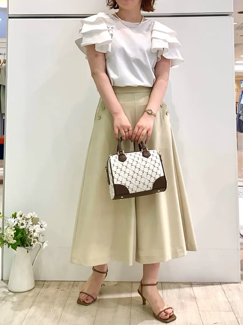 組曲 石井 コーディネート画像