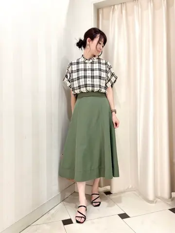 組曲 金井 コーディネート画像