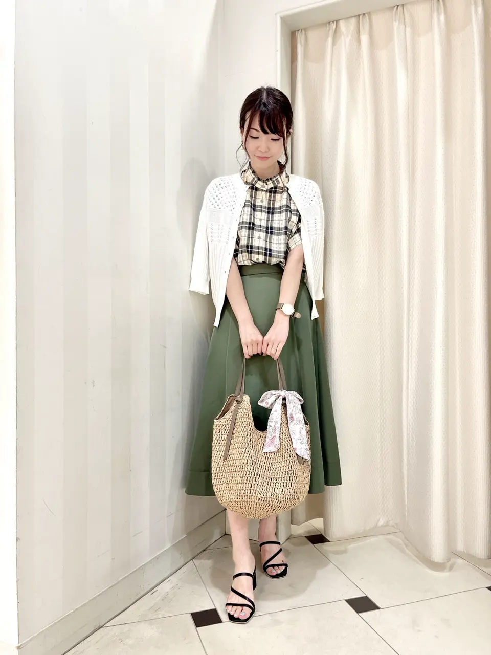 組曲 金井 コーディネート画像