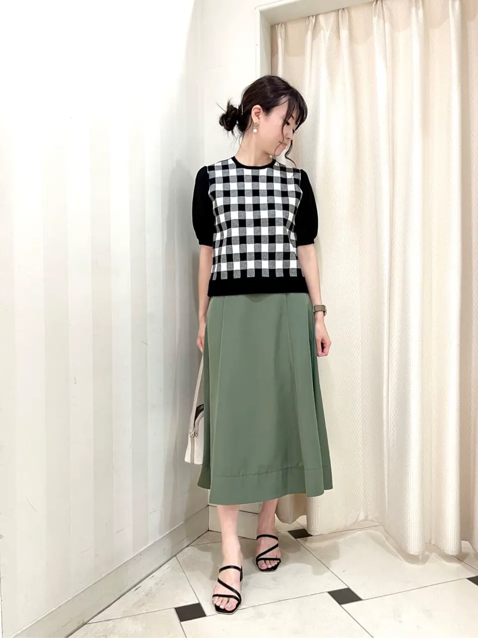 組曲 金井 コーディネート画像