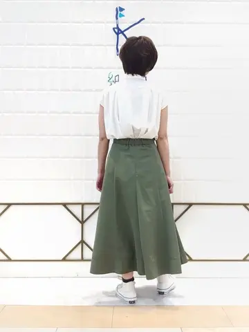 組曲 井上 コーディネート画像