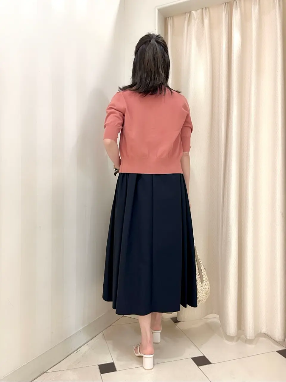 組曲 金井 コーディネート画像