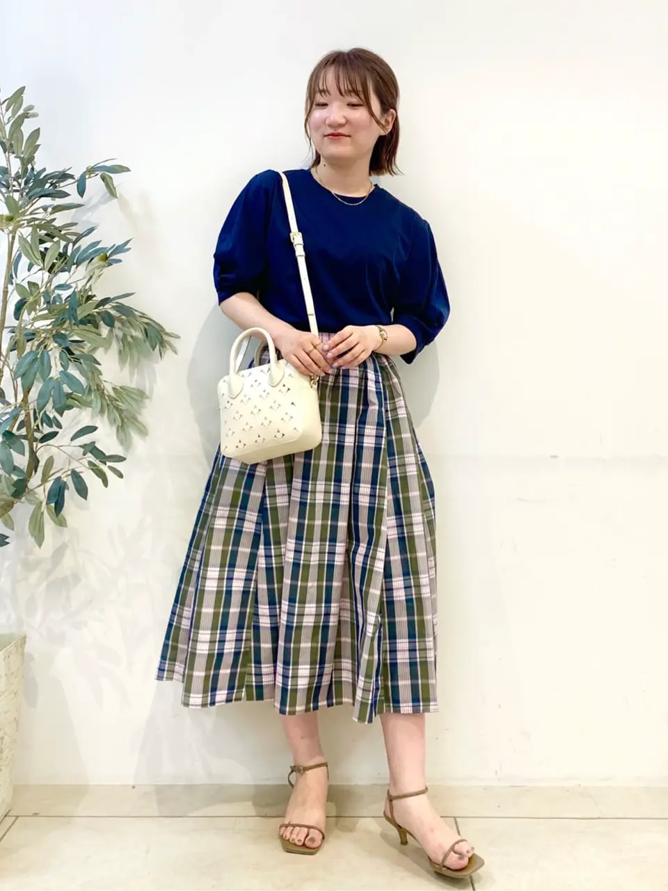 組曲 石井 コーディネート画像