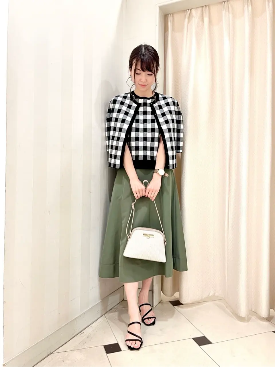 組曲 金井 コーディネート画像