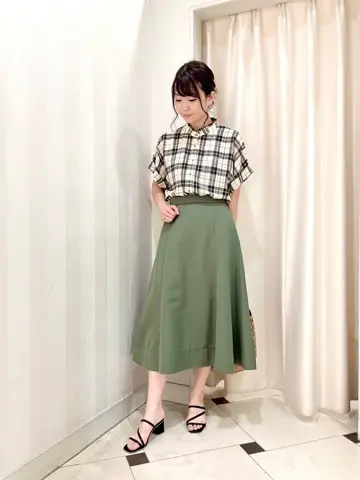 組曲 金井 コーディネート画像