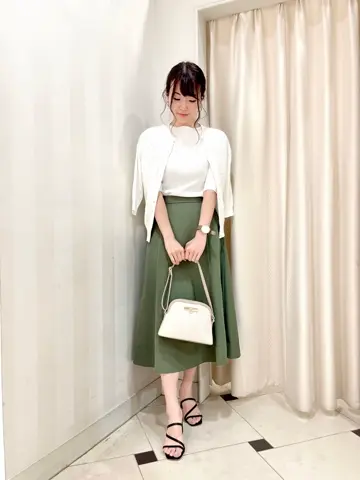 組曲 金井 コーディネート画像