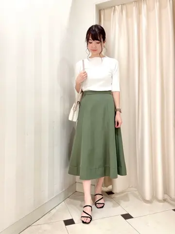 組曲 金井 コーディネート画像