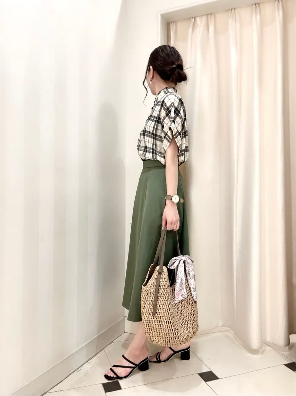 組曲 金井 コーディネート画像