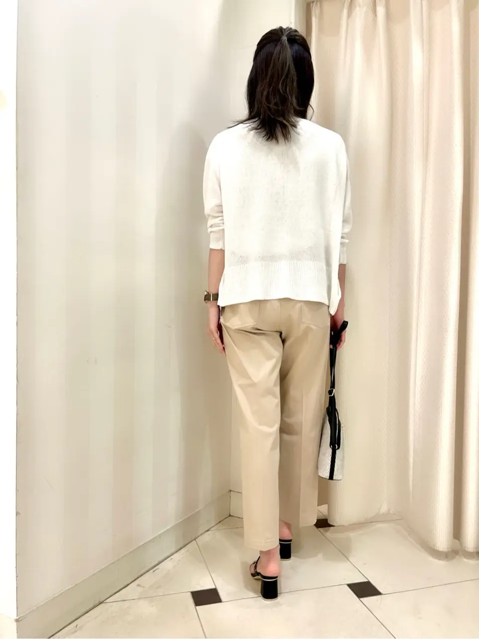 組曲 金井 コーディネート画像