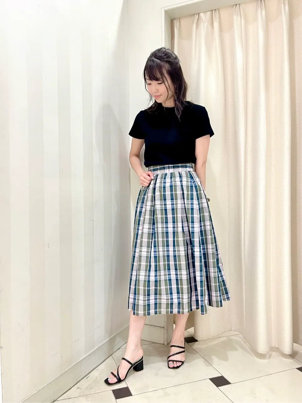 組曲 金井 コーディネート画像