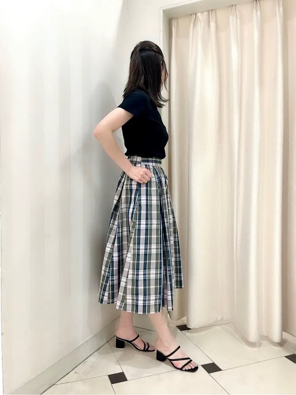 組曲 金井 コーディネート画像