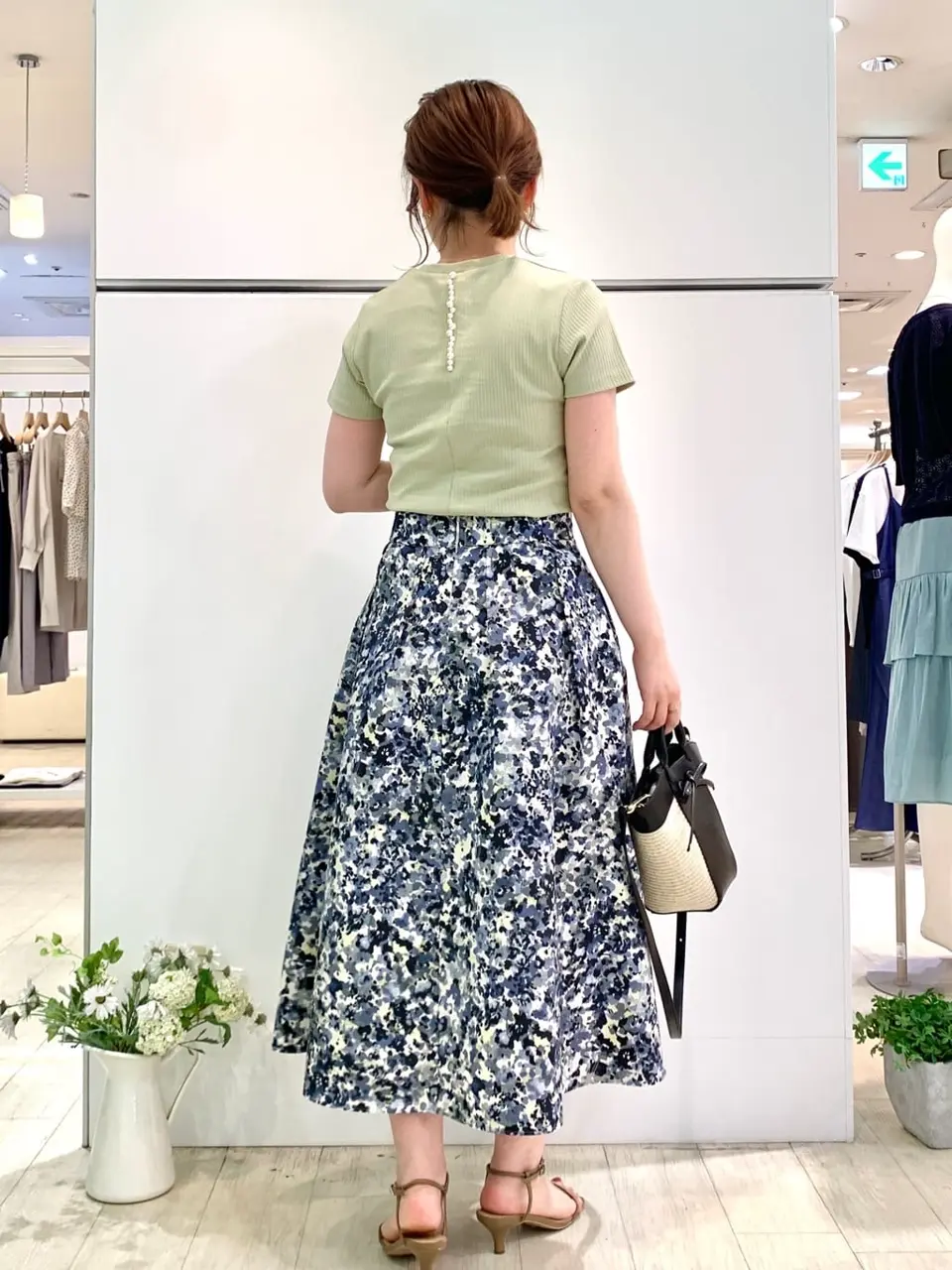 組曲 石井 コーディネート画像