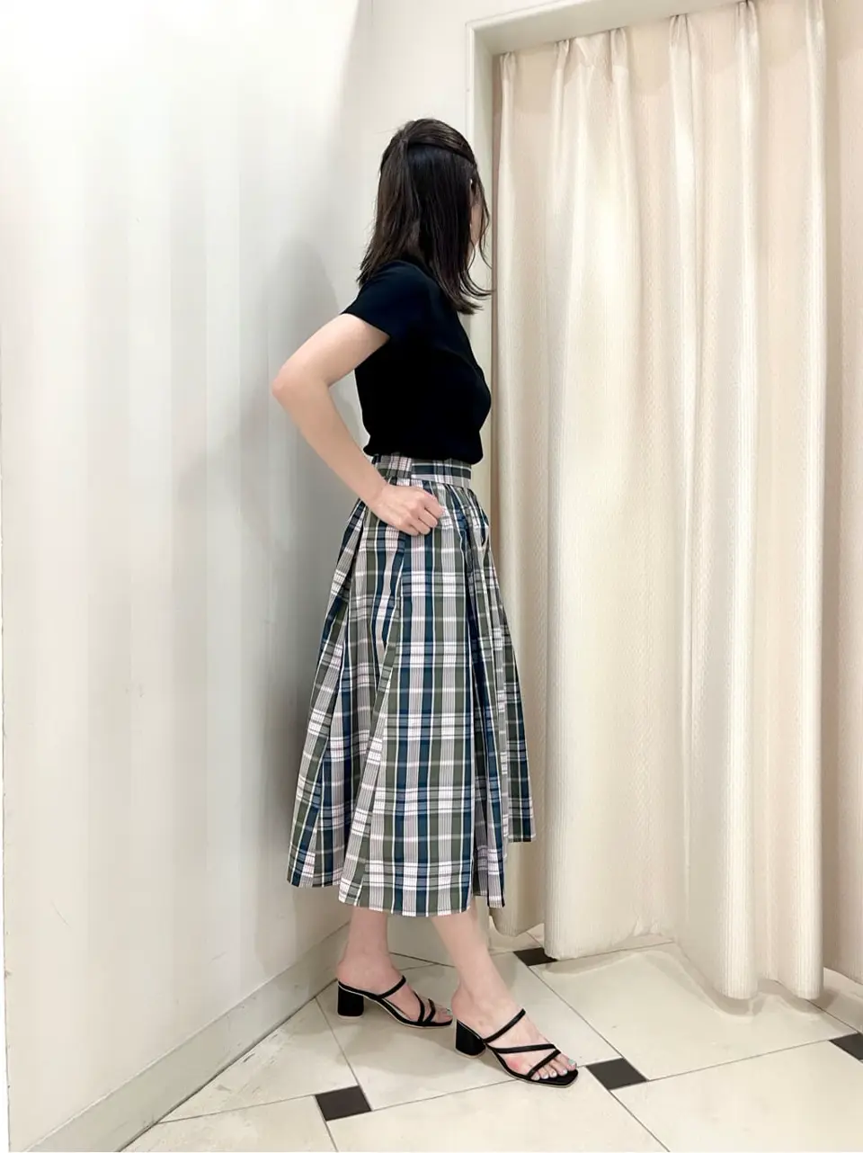 組曲 金井 コーディネート画像