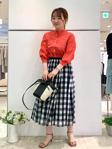 組曲 石井 コーディネート画像