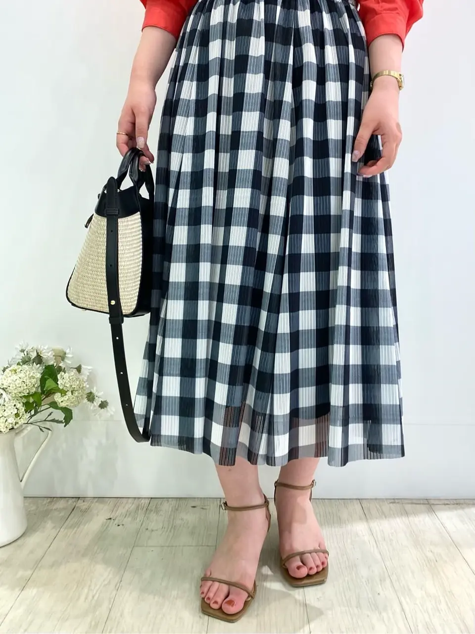 組曲 石井 コーディネート画像