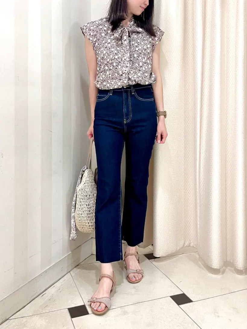 組曲 金井 コーディネート画像