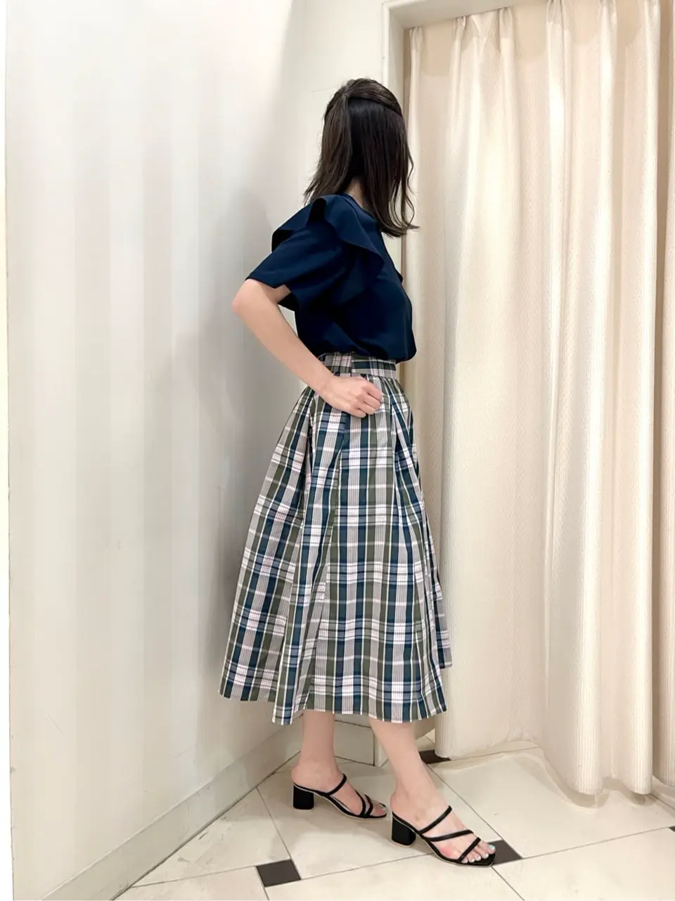 組曲 金井 コーディネート画像