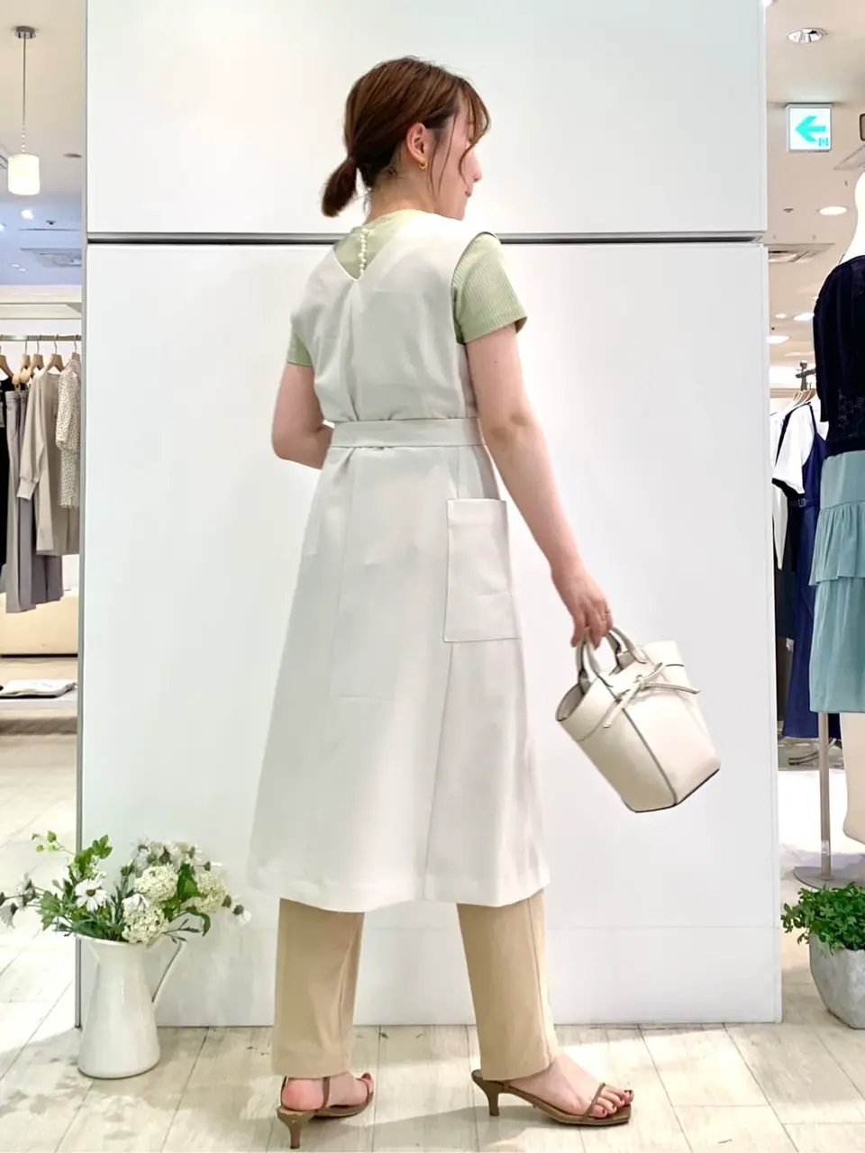 組曲 石井 コーディネート画像