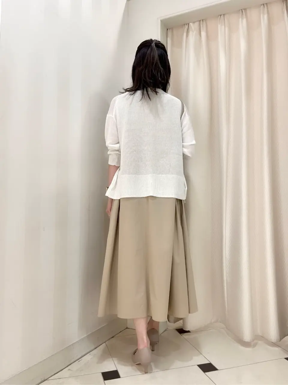 組曲 金井 コーディネート画像