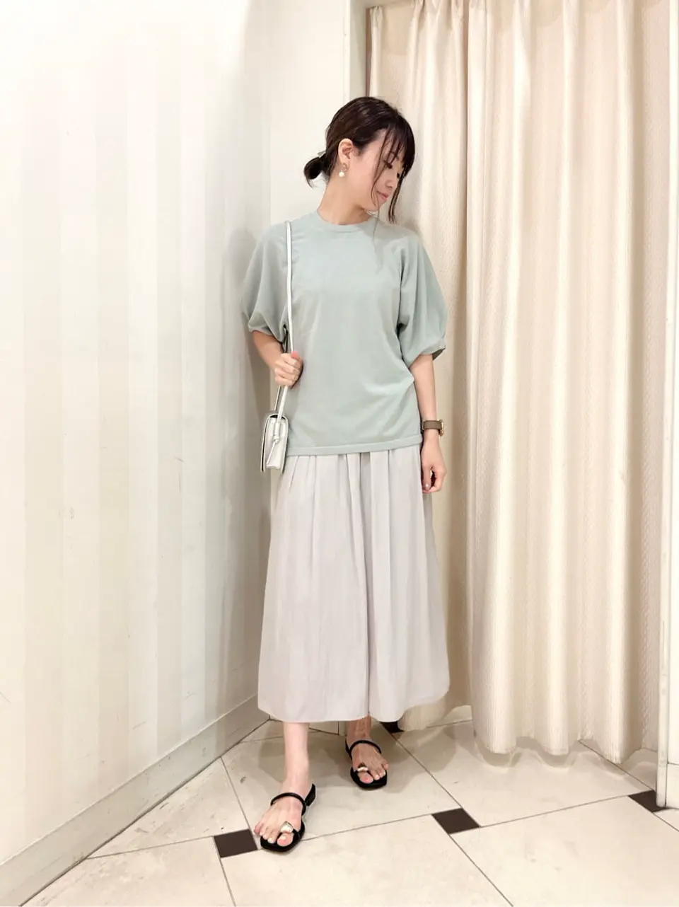 組曲 金井 コーディネート画像