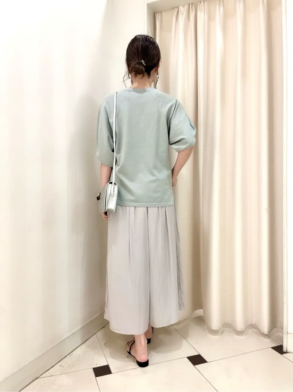 組曲 金井 コーディネート画像