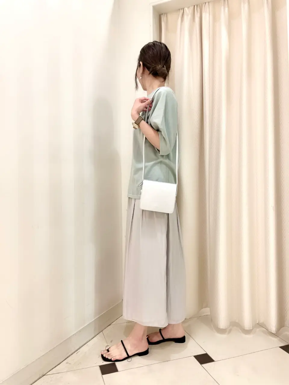 組曲 金井 コーディネート画像