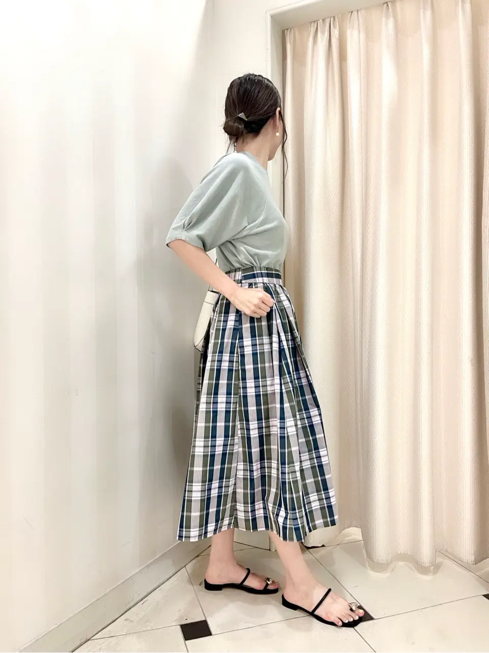 組曲 金井 コーディネート画像