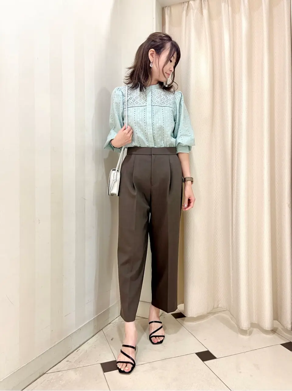 組曲 金井 コーディネート画像