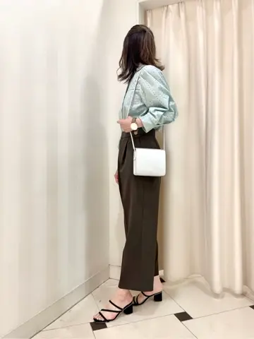 組曲 金井 コーディネート画像