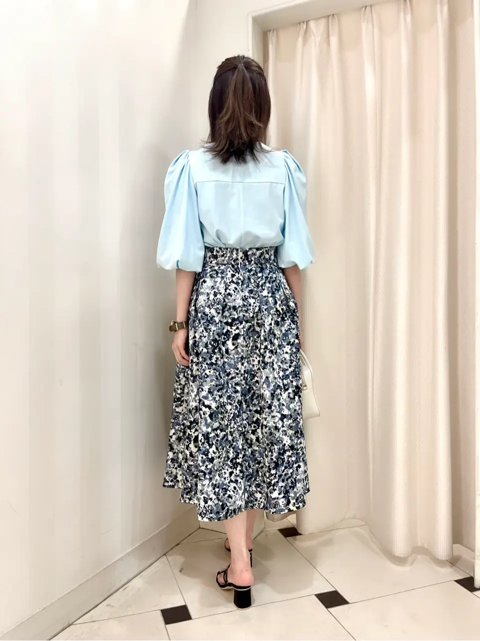 組曲 金井 コーディネート画像