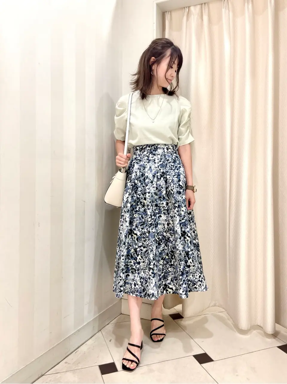 組曲 金井 コーディネート画像