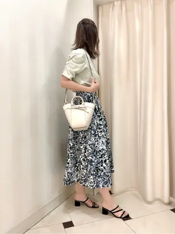 組曲 金井 コーディネート画像