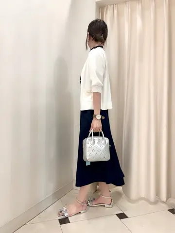 組曲 金井 コーディネート画像