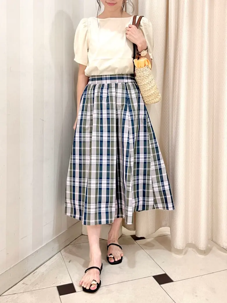 組曲 金井 コーディネート画像