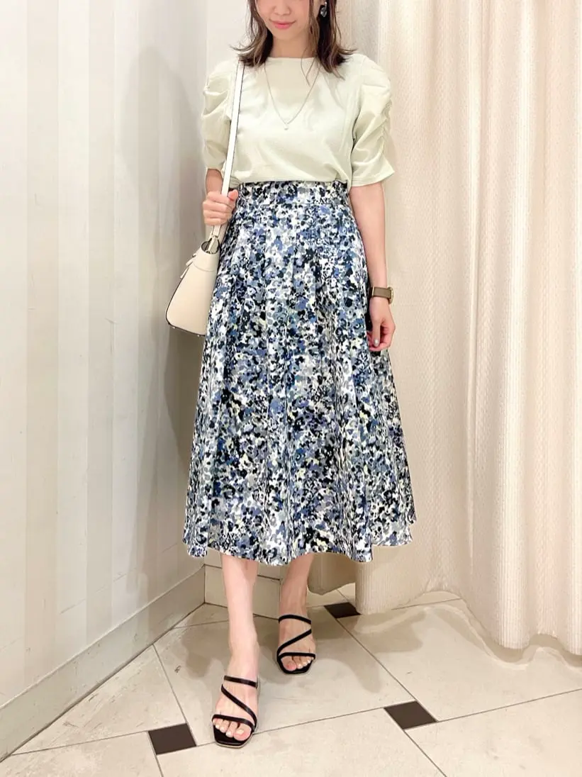 組曲 金井 コーディネート画像