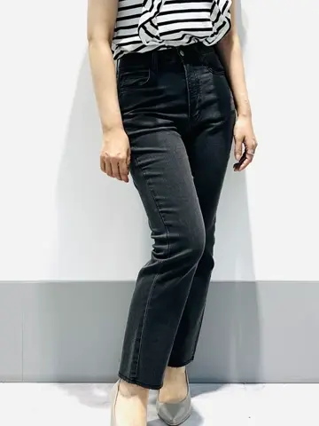 組曲 岡本 コーディネート画像