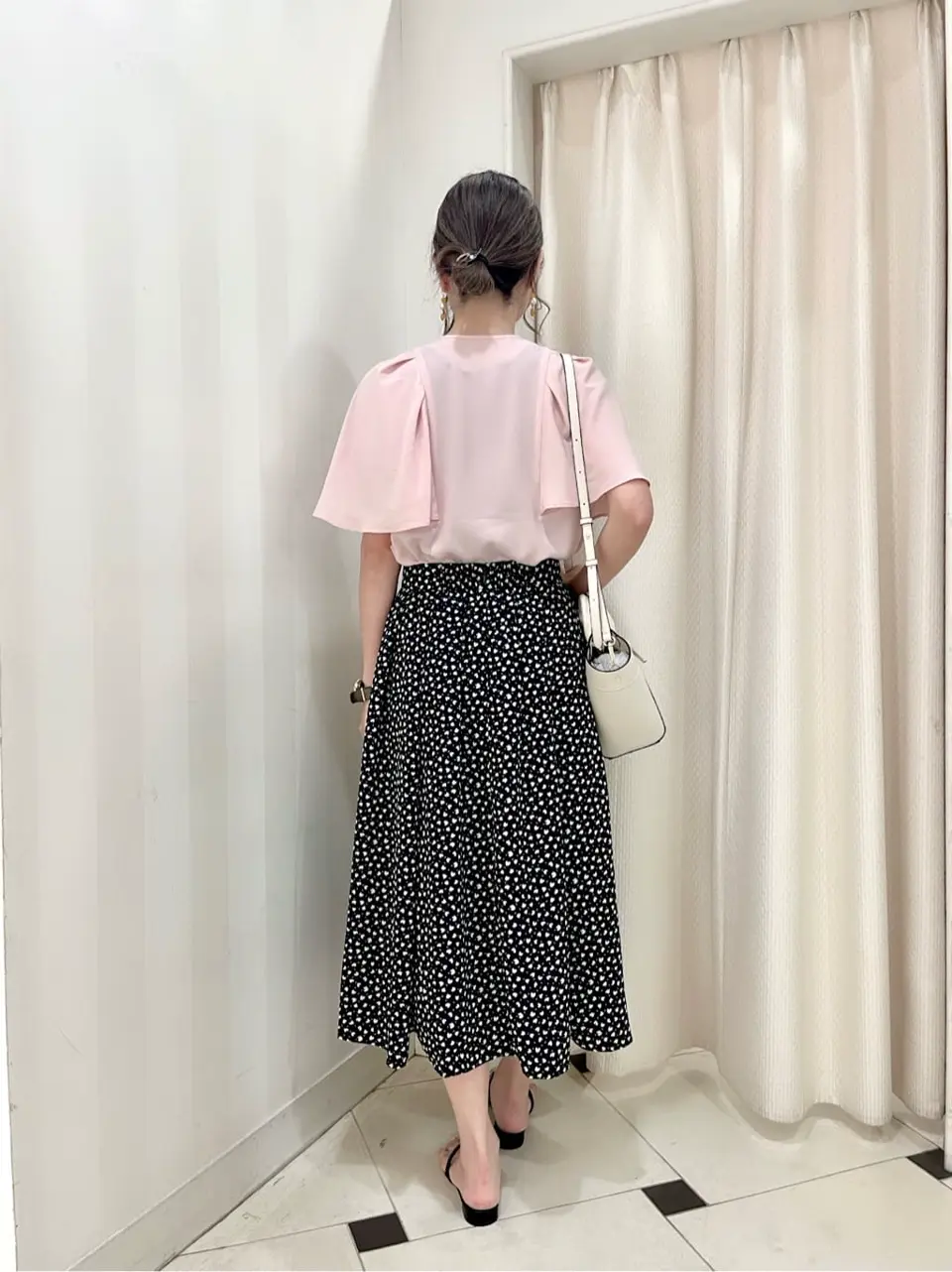 組曲 金井 コーディネート画像