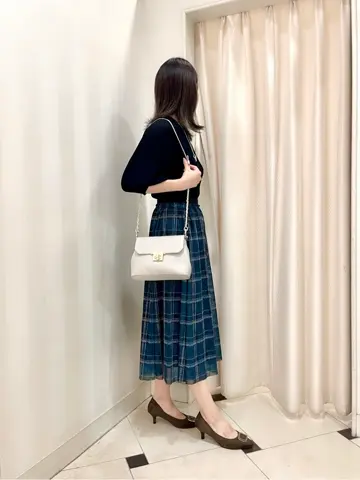 組曲 金井 コーディネート画像