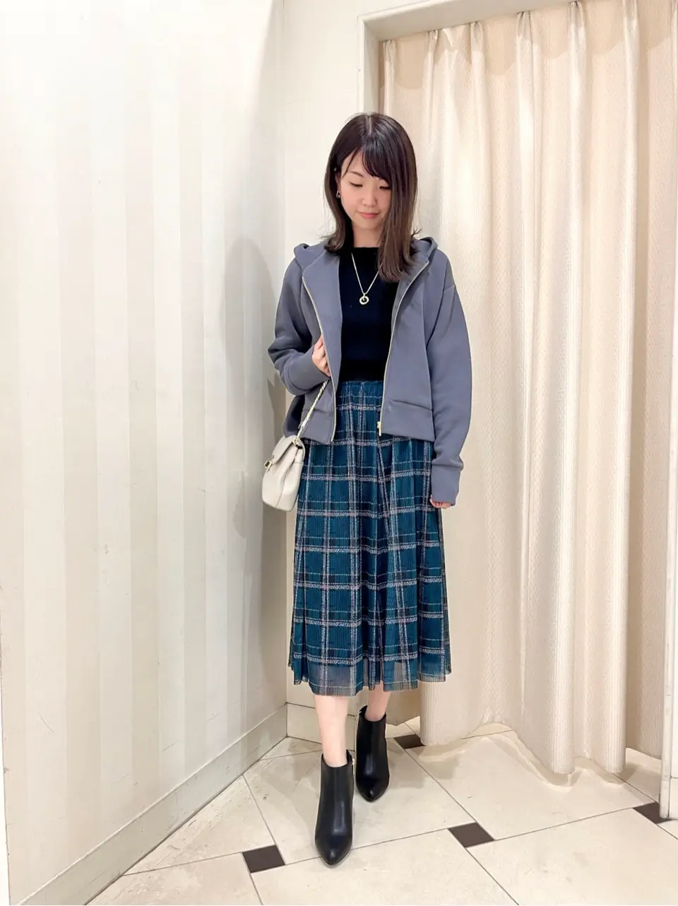 組曲 金井 コーディネート画像