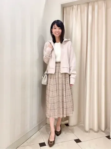 組曲 金井 コーディネート画像