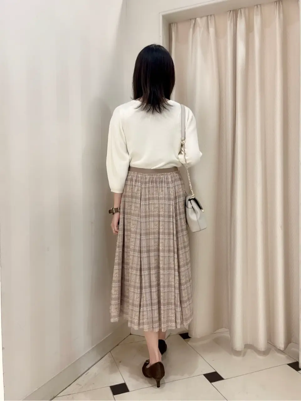 組曲 金井 コーディネート画像