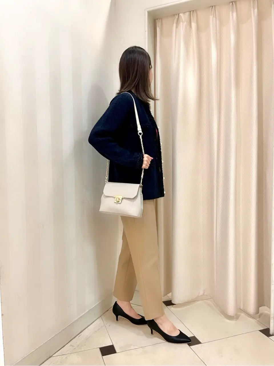 組曲 金井 コーディネート画像