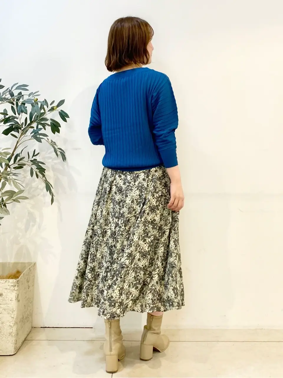 組曲 石井 コーディネート画像