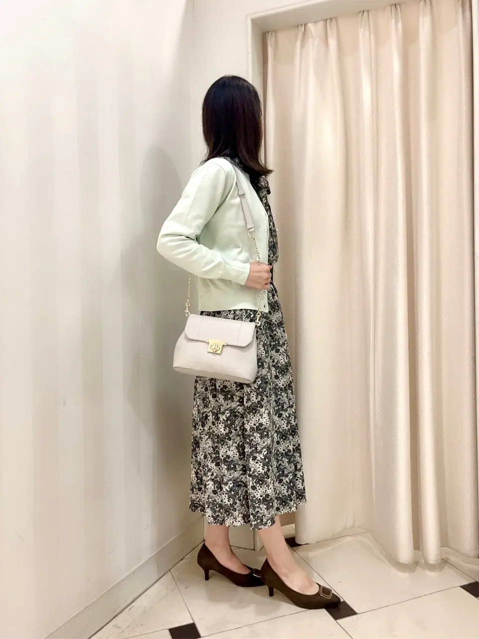 組曲 金井 コーディネート画像