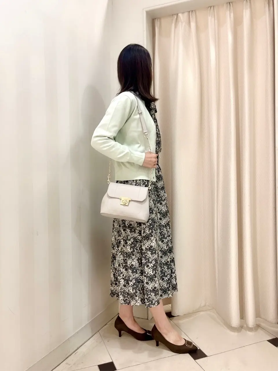 組曲 金井 コーディネート画像