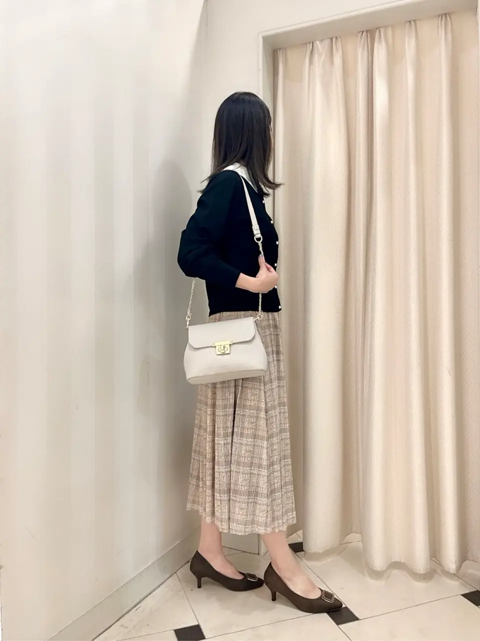 組曲 金井 コーディネート画像