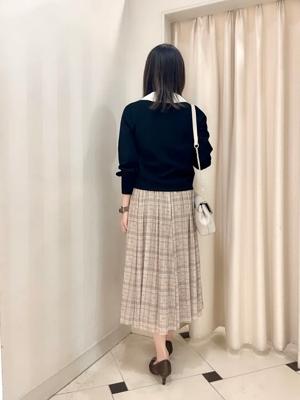 組曲 金井 コーディネート画像