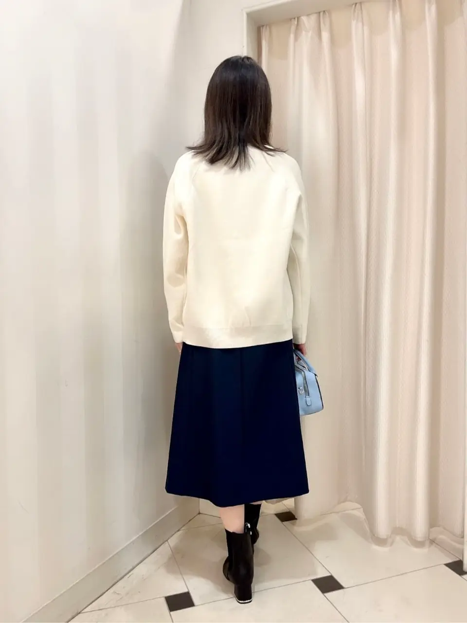 組曲 金井 コーディネート画像